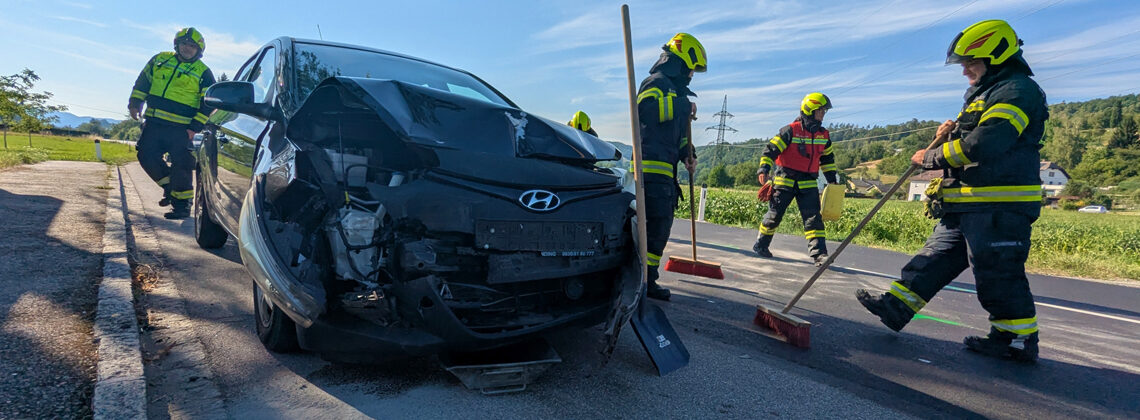 Verkehrsunfall im Kreuzungsbereich Pesenbach & Rosenleiten